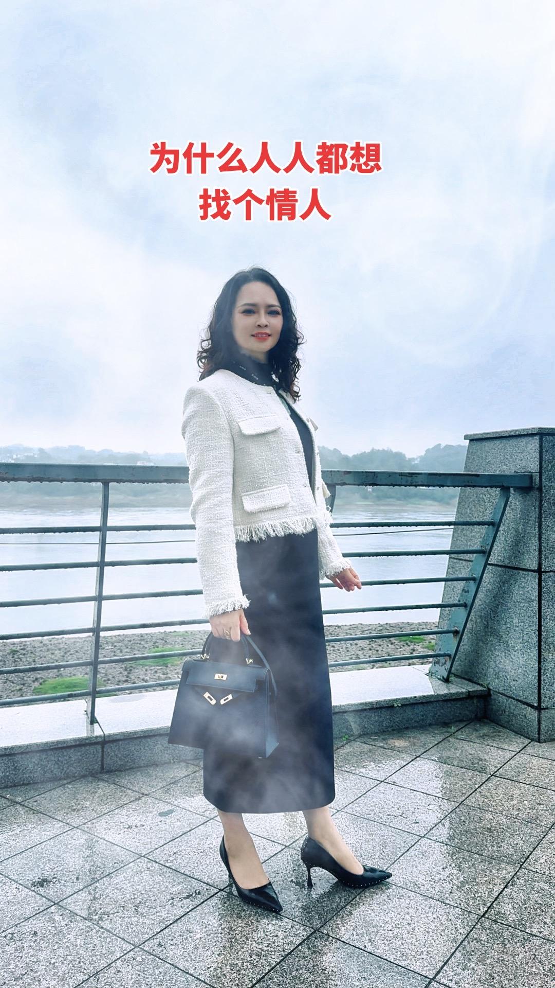 为什么人人都想找情人？不是欲望，是心太苦了这世上从来没有无缘无故的心动...
