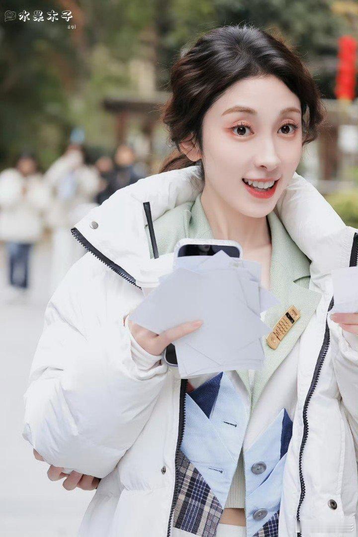 张小婉主演深情眼张小婉深情眼主演来喽来喽，来看小婉新剧啦 ​​​