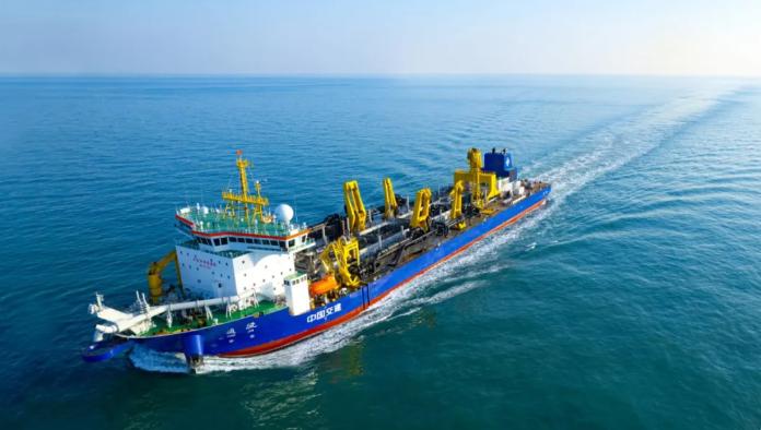 中国传来重磅消息！
在东海，我国自主研制的两艘35000立方米超大型耙吸挖泥船“