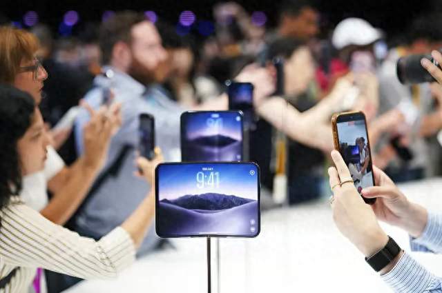 iPhone Duo加单30%！苹果把产能挪向高端，Pro系列内部大调整
