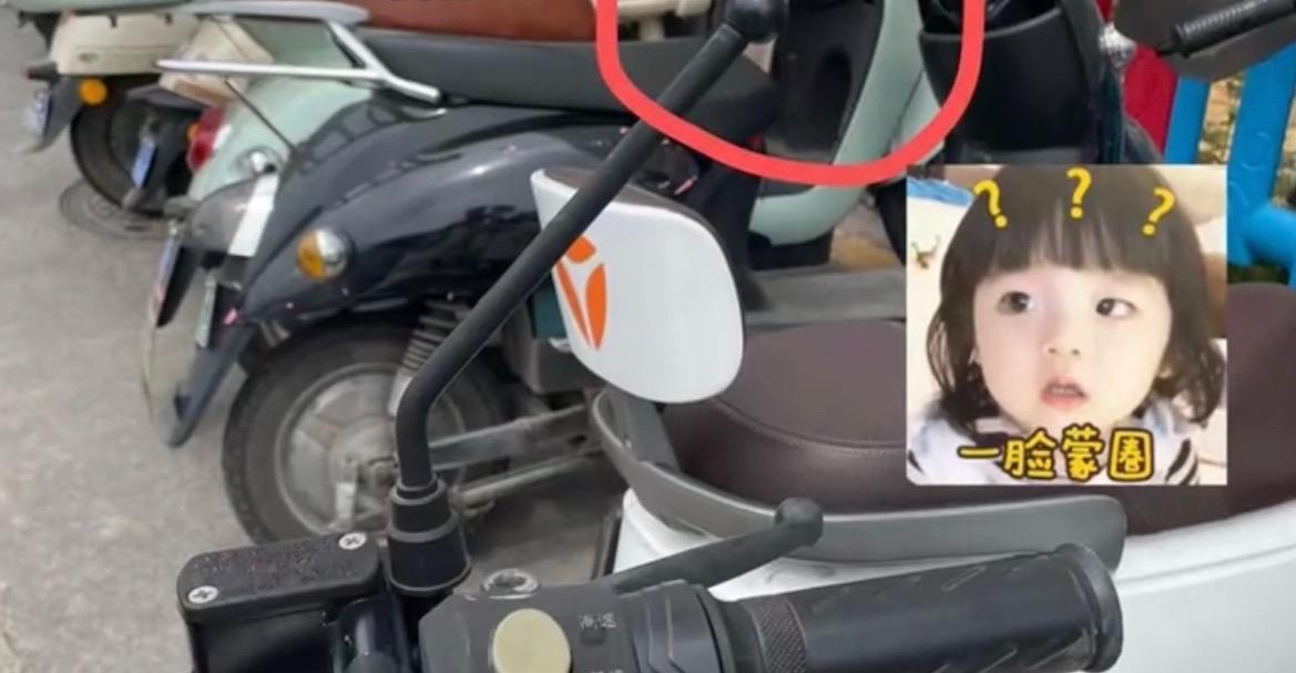 【玉林骑电车去医院出来发现后视镜坏了】

近日，玉林市的一名女子骑电动车去了一趟