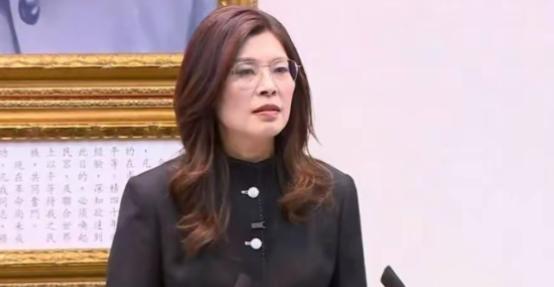 撕破脸！5月15日郑丽文当众发飙，对着马英九、洪秀柱、朱立伦等前主席火力全开，痛