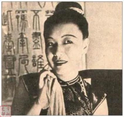 1939年，红色女特工王莹，爱上了白崇禧的心腹秘书，原以为无法在一起，可她万万没