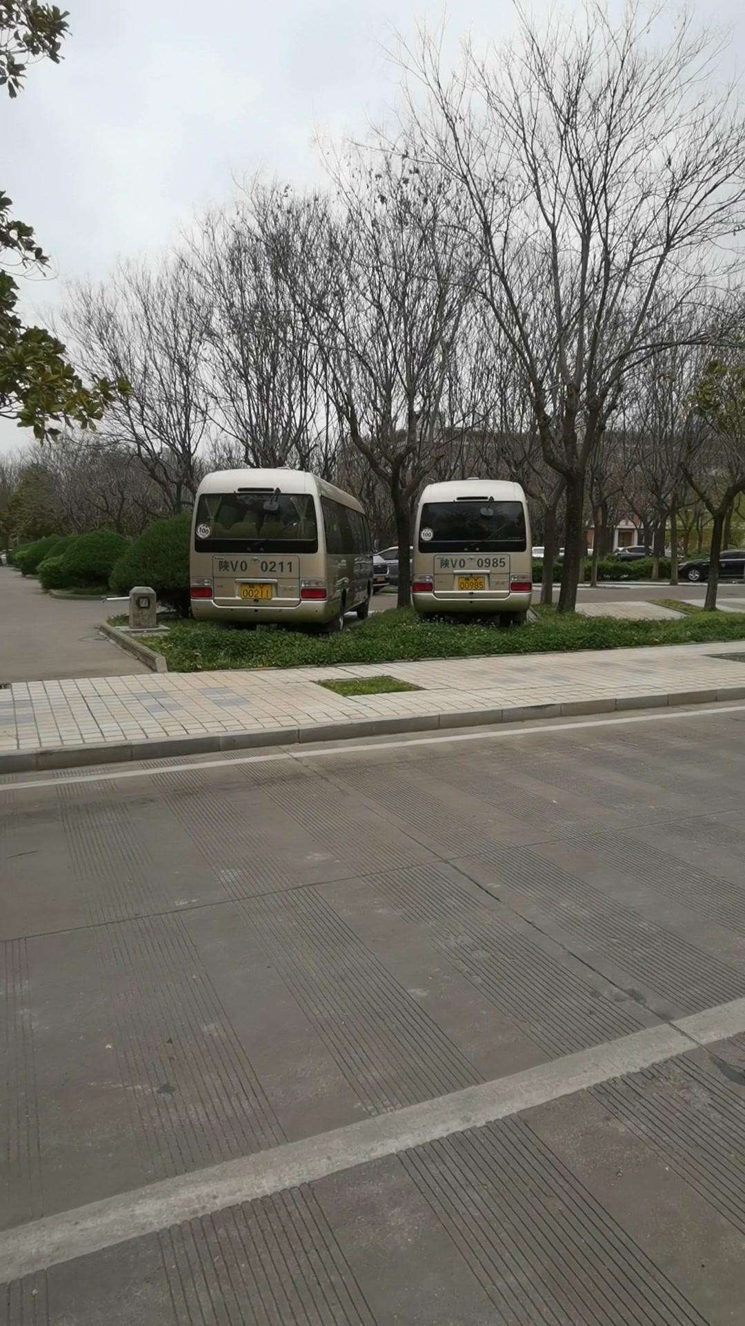 西北农林科技大学的校车太绝了！🚌西北农林科技大学不愧是985、211院校，连校