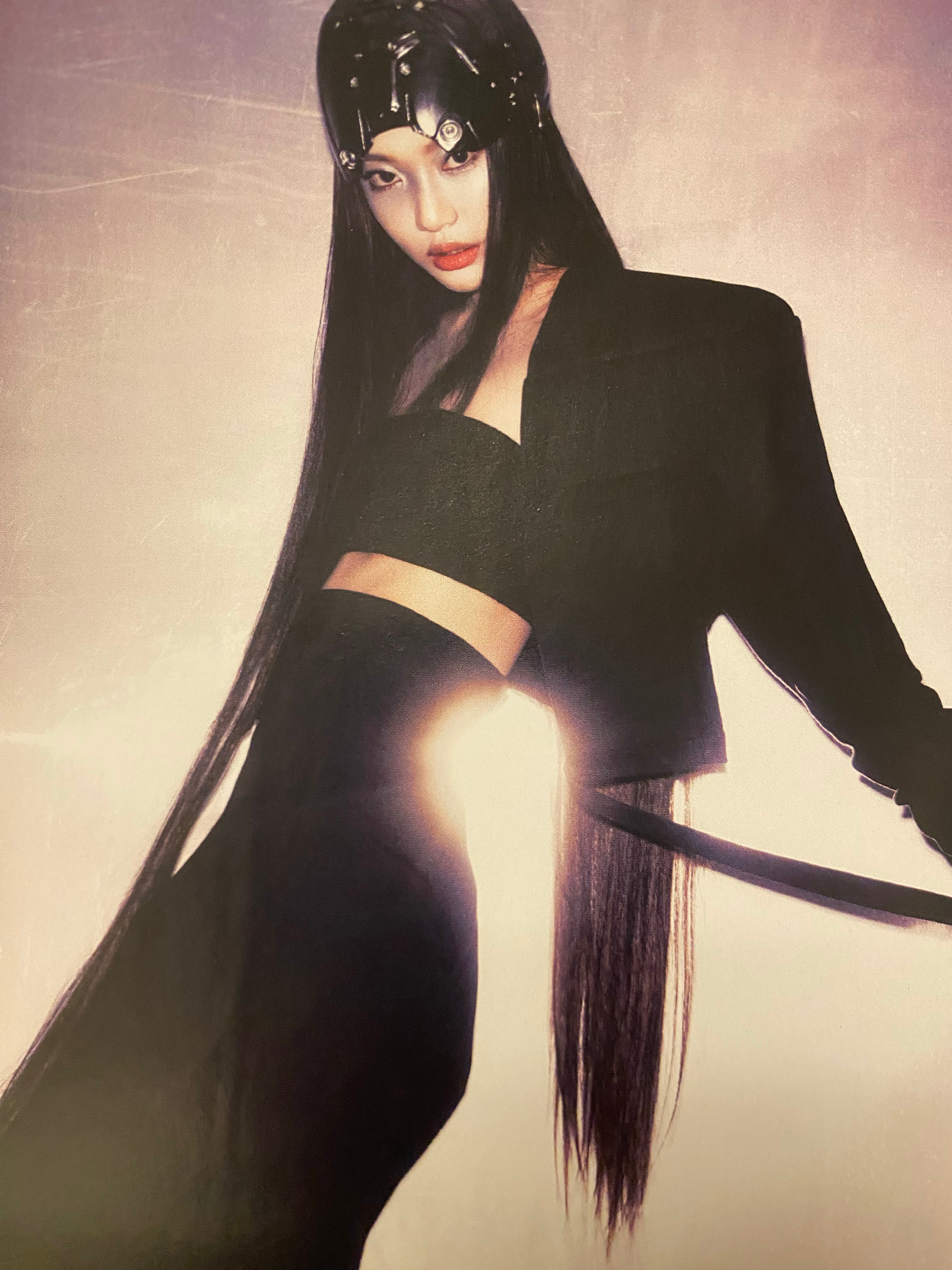 仔细翻看之前ELLE才发现这个女人表现力好绝宁艺卓
