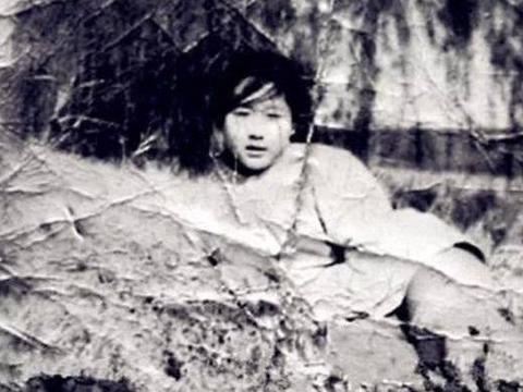 1938年在禹王山战役中，18岁的卫生员刘守玟亲眼看到一名连长被日军击中，正当她