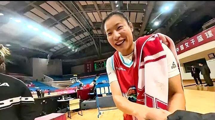 12月3日，今天WCBA两场比赛，结果都是主场两场大胜！

这两场中河南豫光金铅