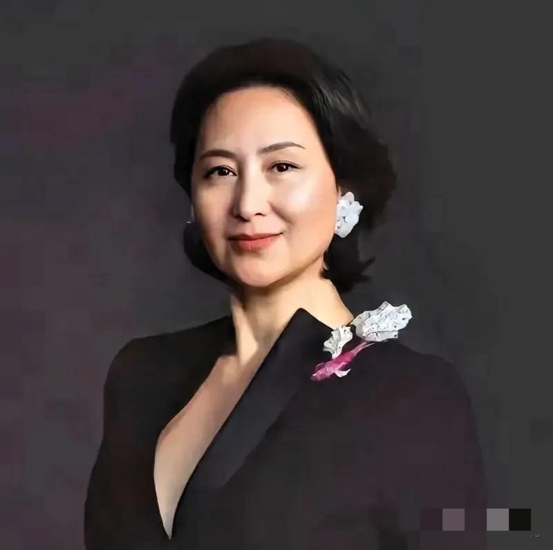 何超琼，冲上热搜！
3月31日晚上，赌王最厉害的女儿何超琼，突然冲上热搜，这次她