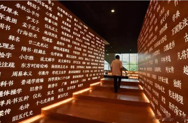 底色赋·默斋主人原创骈赋小序余遍历世途，少慕灵慧，中亲慈悯，晚重至情。涉世既久，
