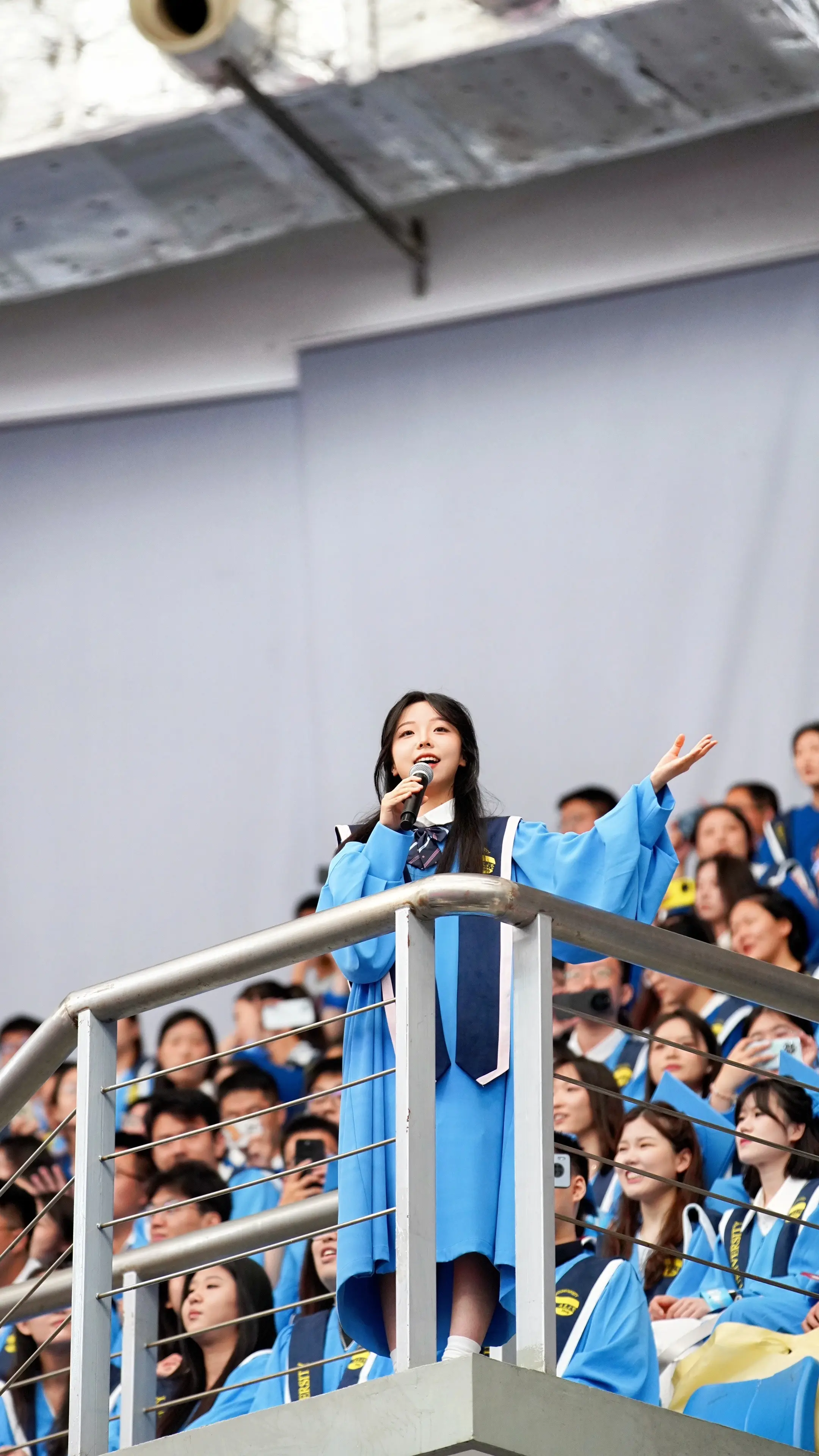 2025青岛大学毕业典礼现场实拍琼影合集，祝同学们毕业快乐！前程似锦！