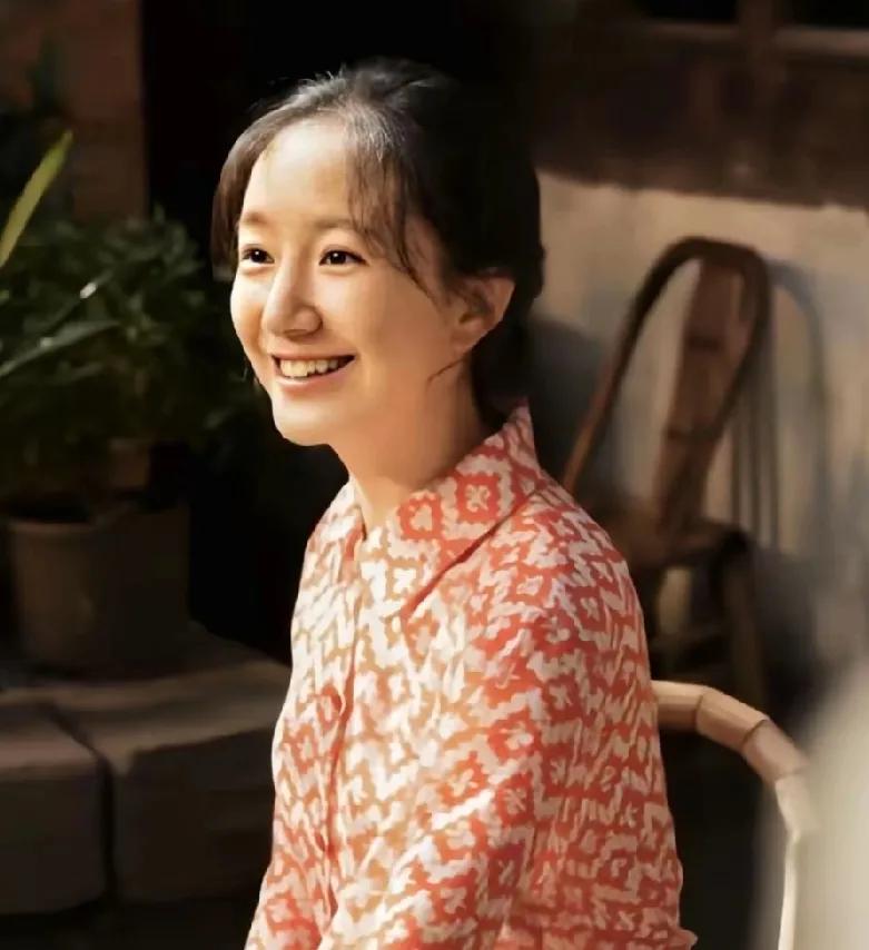小巷人家里的张阿妹是谁演的
看着好熟悉，却又叫不出名字来
后来朋友告诉我说是李倩