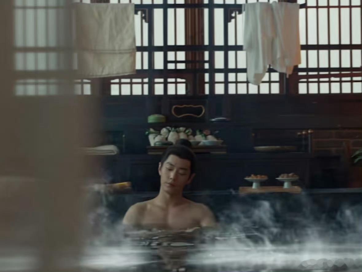 今晚这个svip惊喜被死裤子哄到了，忽然觉得死裤子这35块vsip还挺值，我都想