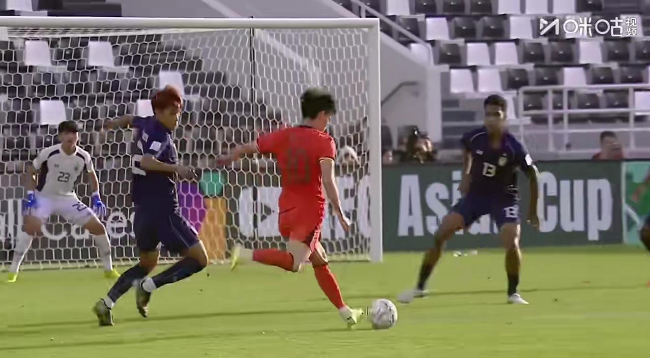 今晚u23国足对阵乌兹别克斯坦这场八强赛，到底看不看，我心大心细。
不看吧，最近