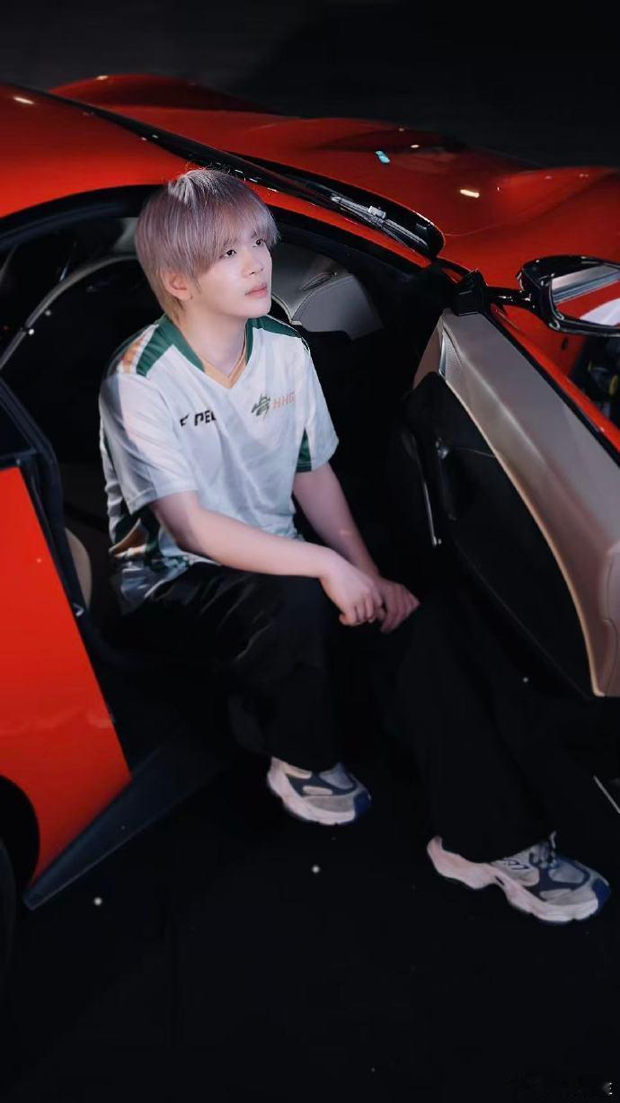 坐上诚C的车哪怕是超跑也愿意🎈诚 C 这波兜风真的太圈粉了！接地气的日常分享，