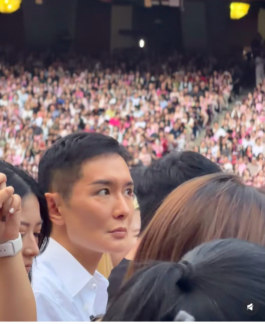 刘冲来看汪苏泷演唱会汪苏泷演唱会偶遇刘冲最好的友情莫过于你站上盛大的舞台，我就在
