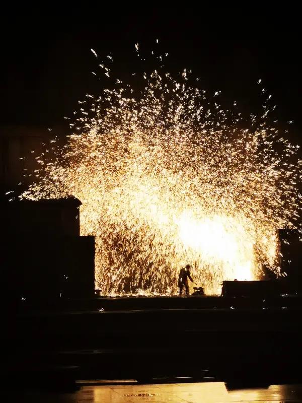 2026年1月14日，浙江桐庐一位初中副校长火出圈了！这位副校长同时还是科学老师