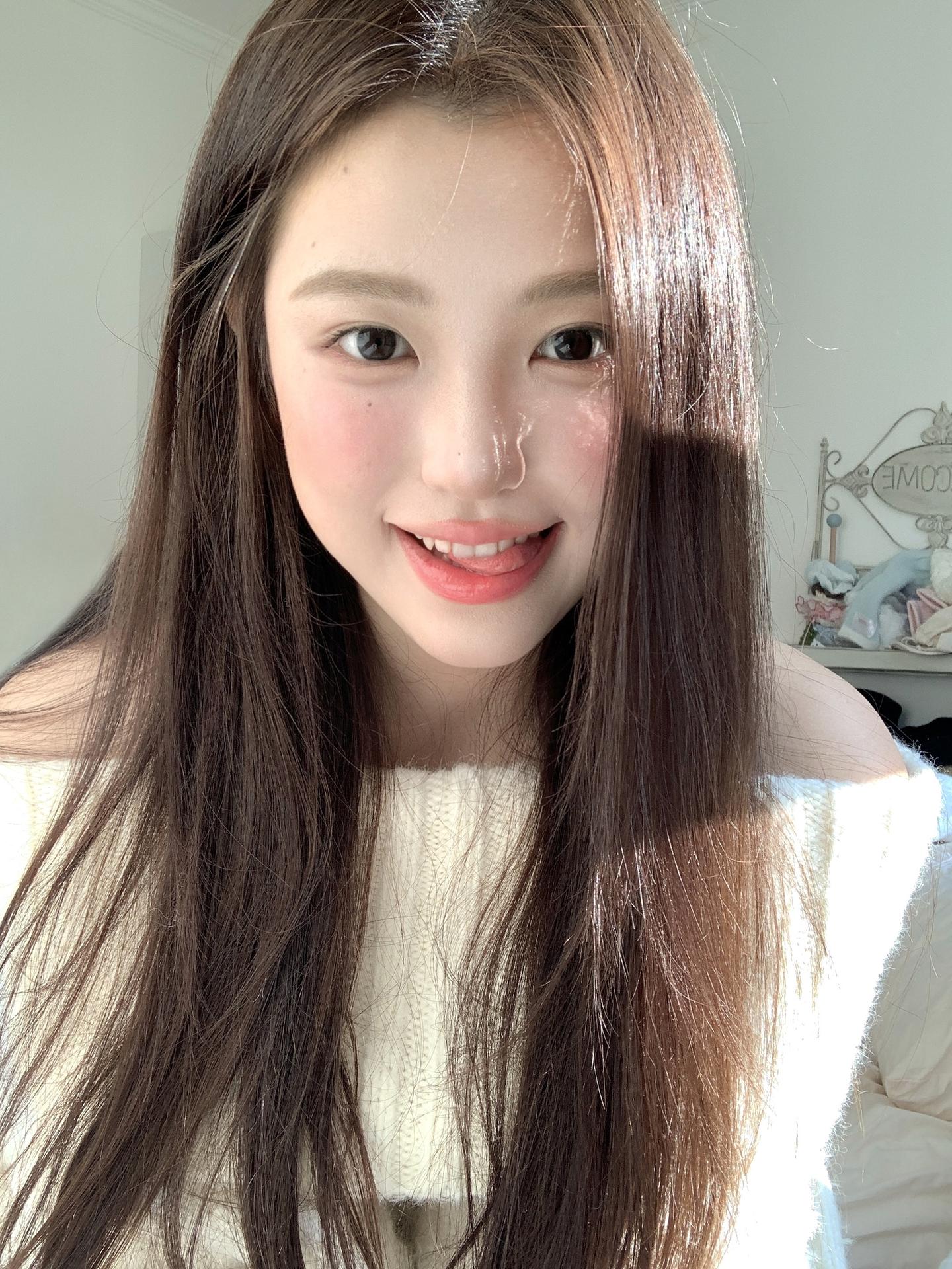 第一天 在玻璃窗上出现你的笑脸