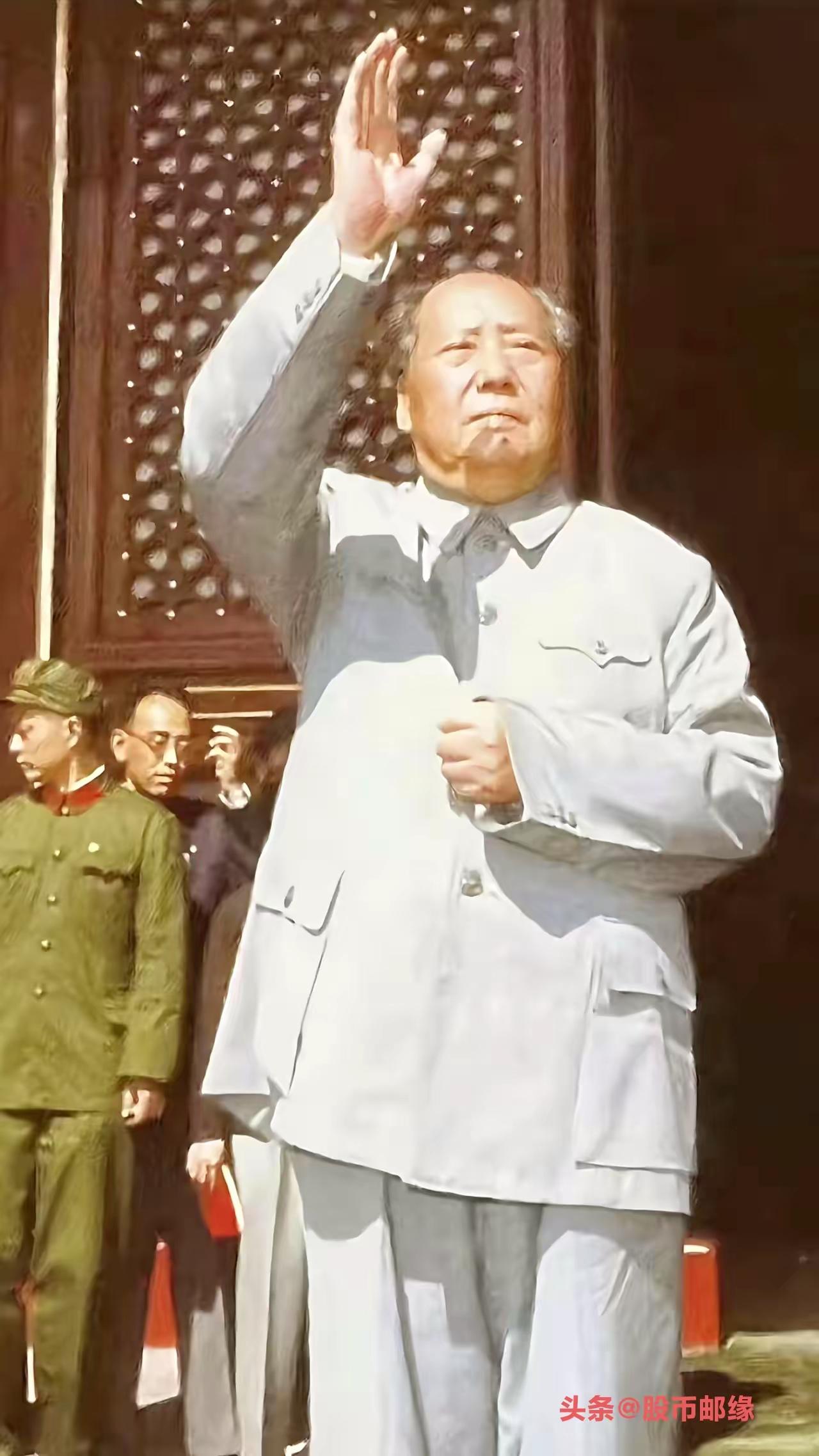 一张毛主席像，亿万中国人心中永恒的信仰
 
不管时代如何变迁，很多人家中总会挂着