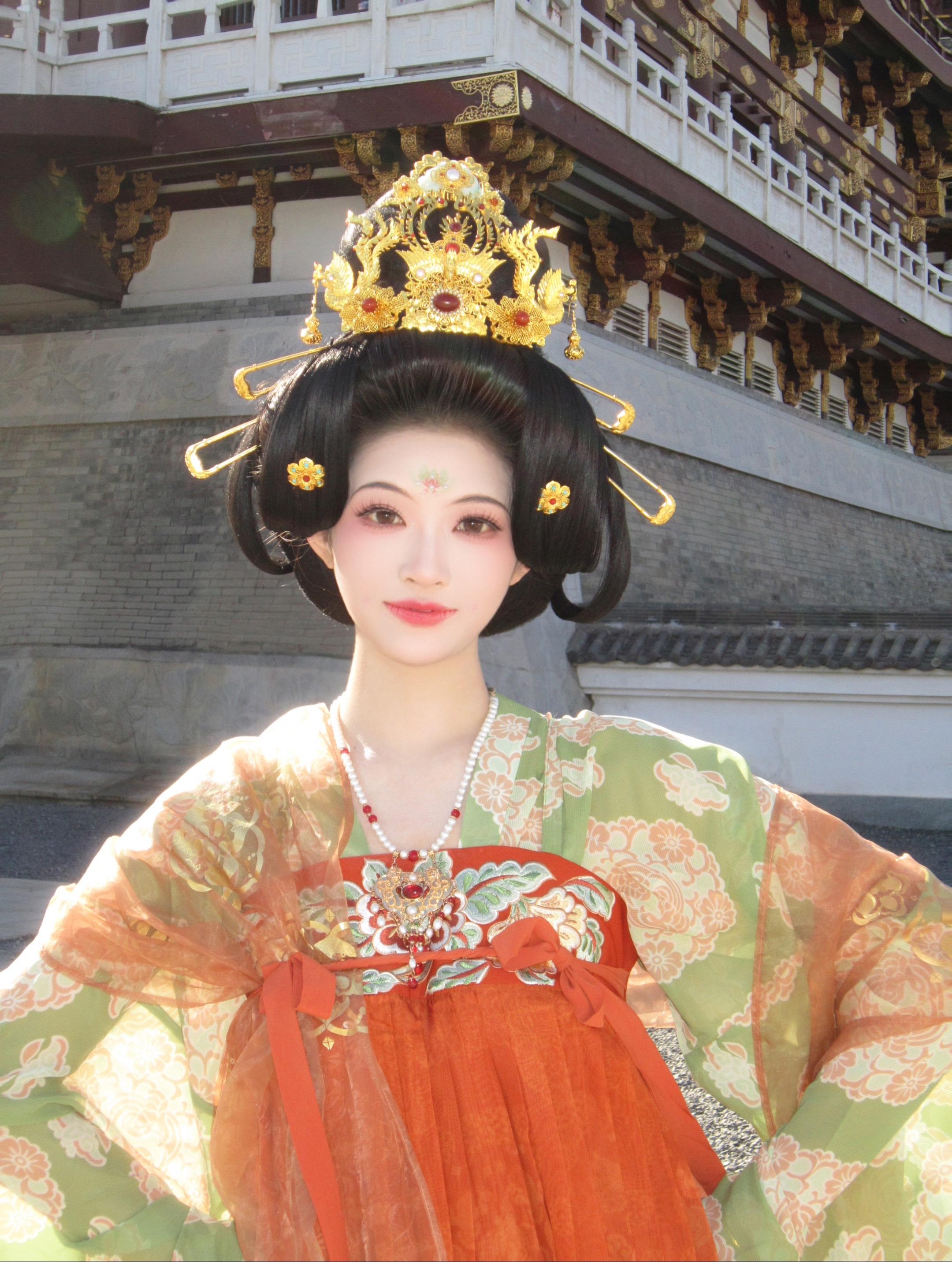 春知晓梦 不觉 恰似你我当年。 唐风