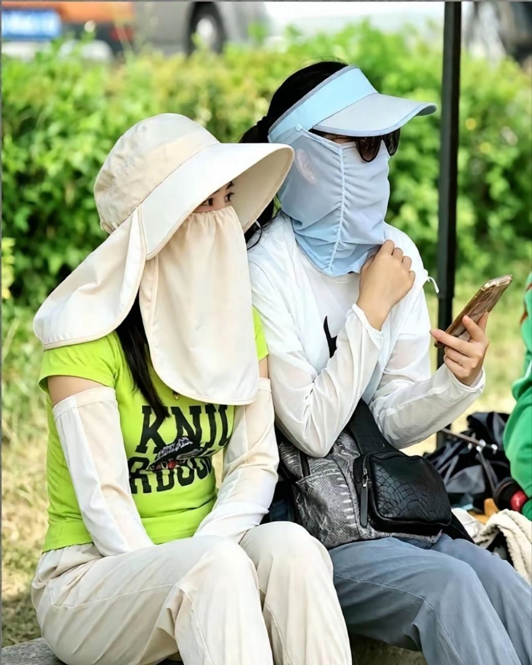 时代在悄悄换皮肤，夏天的画风也彻底变了样。以前是“能露多少露多少”——吊带、抹胸