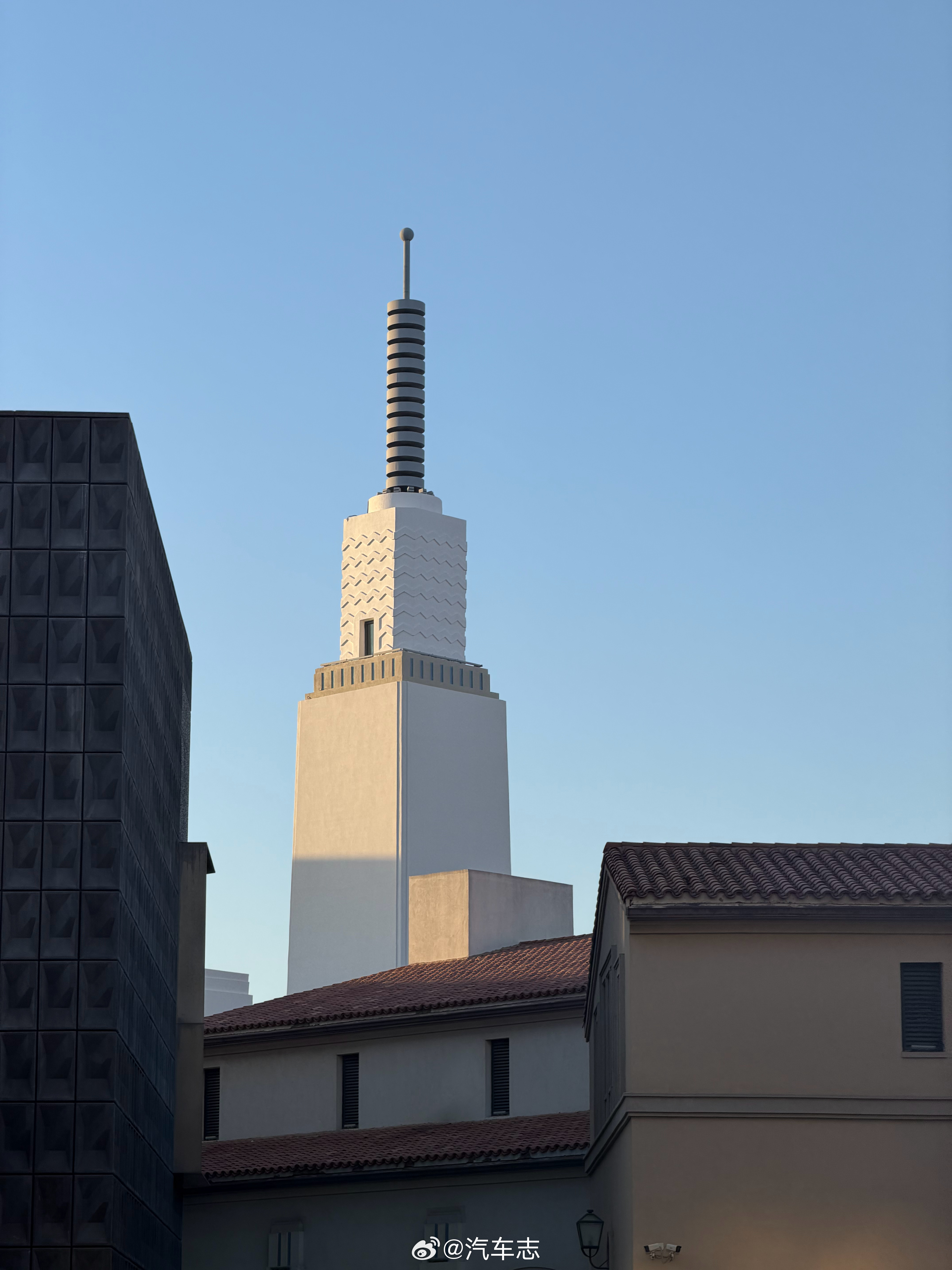 极氪7系和阿那亚这波联动很nice！环境好风景好，园区里随意可以出片，也符合年轻