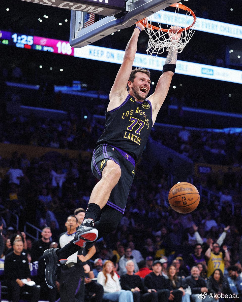 077赛后被问到这个扣篮，他的回答是：“我觉得我的扣篮数量更多，但有时候我不想扣