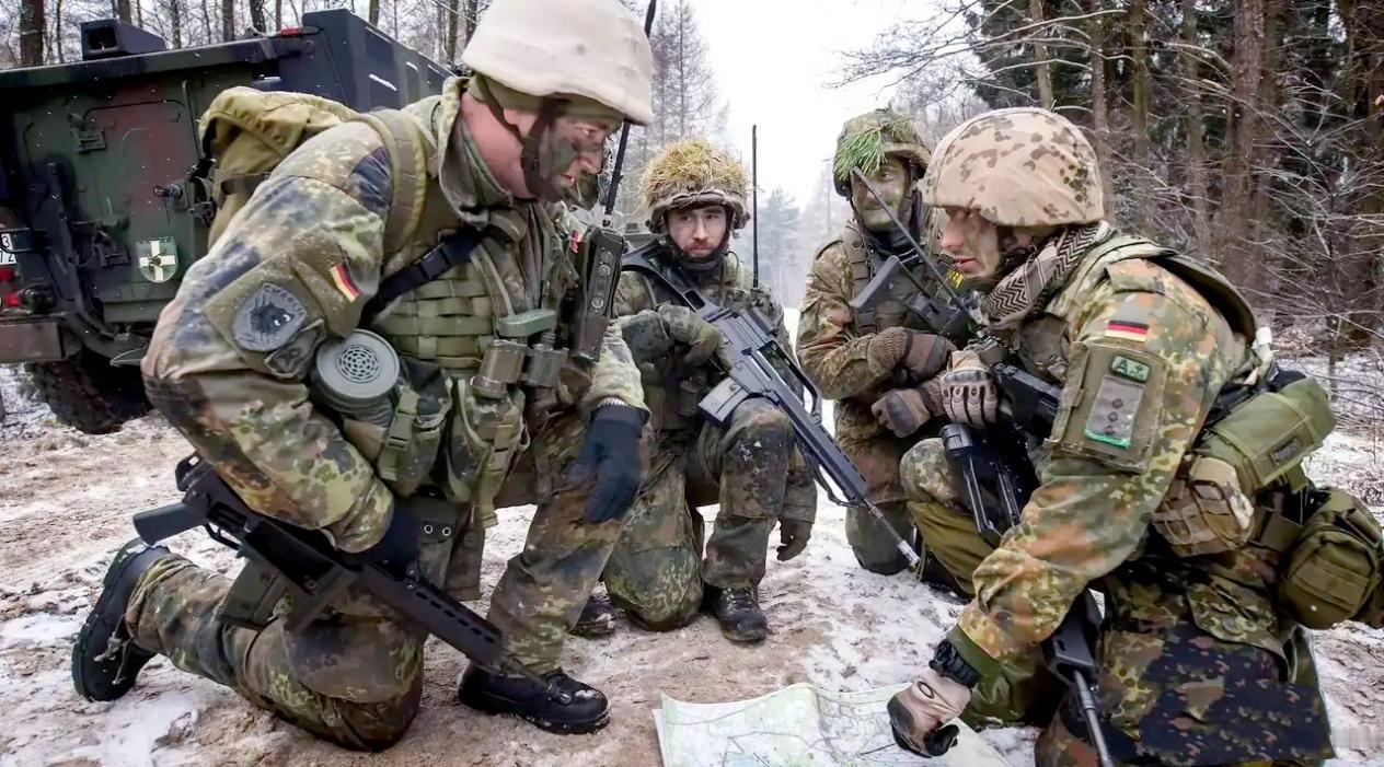 我们又经历了一个历史时刻

德国大步向军事强国迈进：是崛起还是复辟？
 
德国联