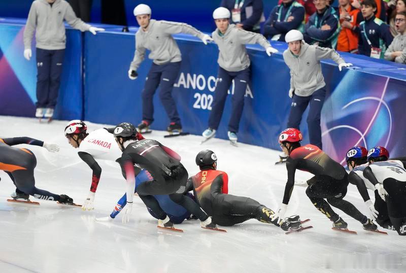 刘少昂赛后连说好几个遗憾刘少昂：“其实我们在比赛之前很有自信。有两个人进了决赛，