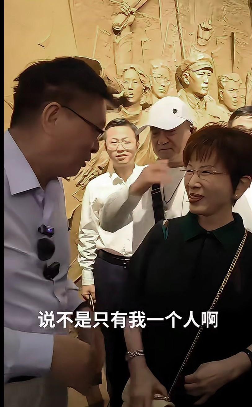 所有爱国的台湾同胞都可以随时回家，祖国随时欢迎你们回家，此心可鉴，真情不变，孤城