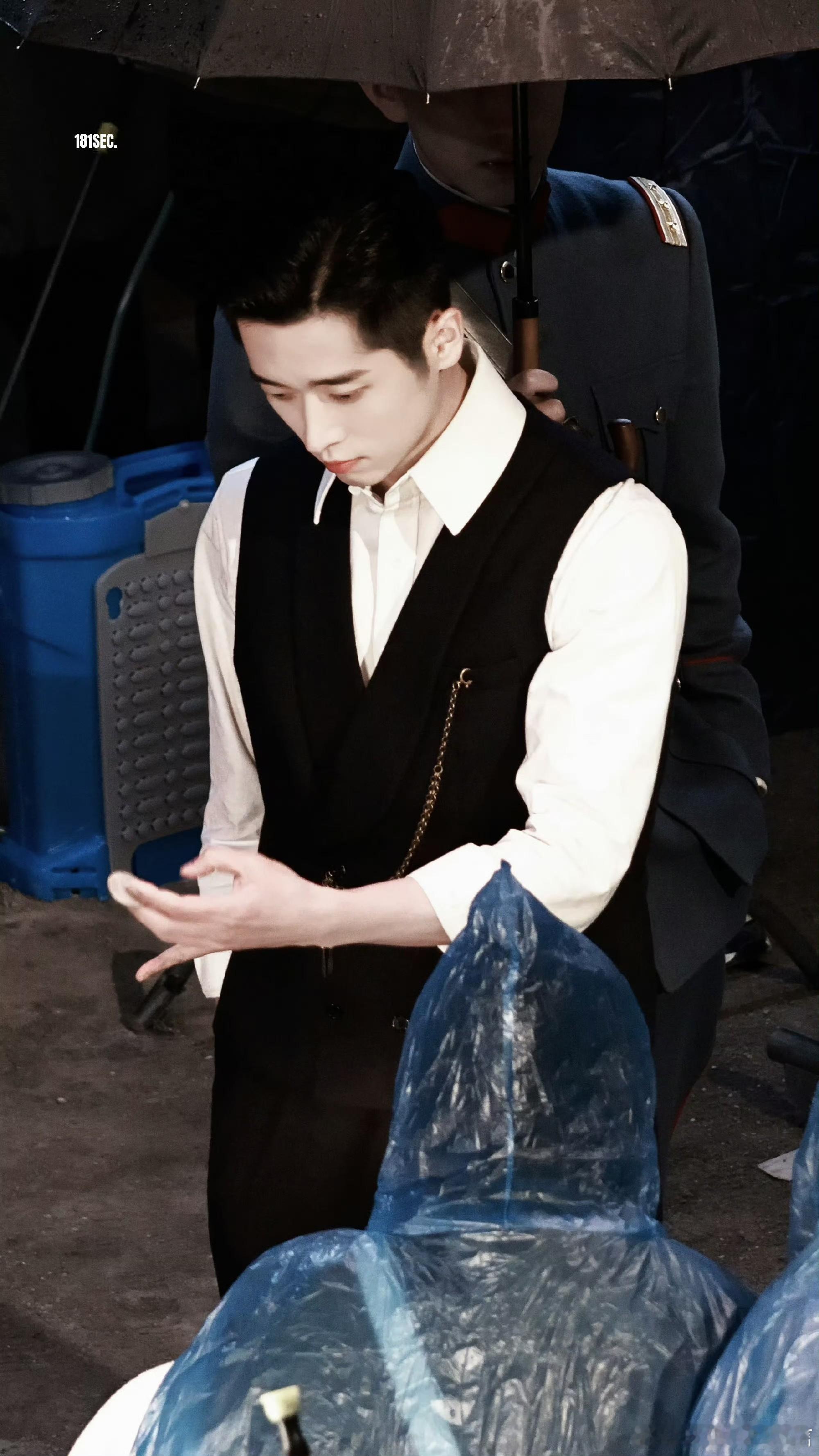 这次是真的阴湿男吻上破碎女了 这段初遇直接焊死在主页！循环一整天都不够，每一帧都