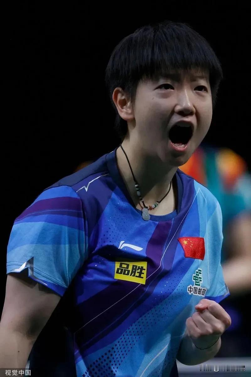 孙颖莎今天下午在决赛中以4：0战胜王曼昱，夺得WTT仁川冠军赛女单冠军，把两人2