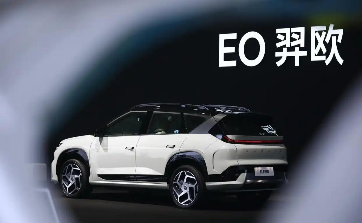 驾控上，前麦弗逊+后五连杆悬架、120万公里全路况验证、家庭制动模式，让“稳”成