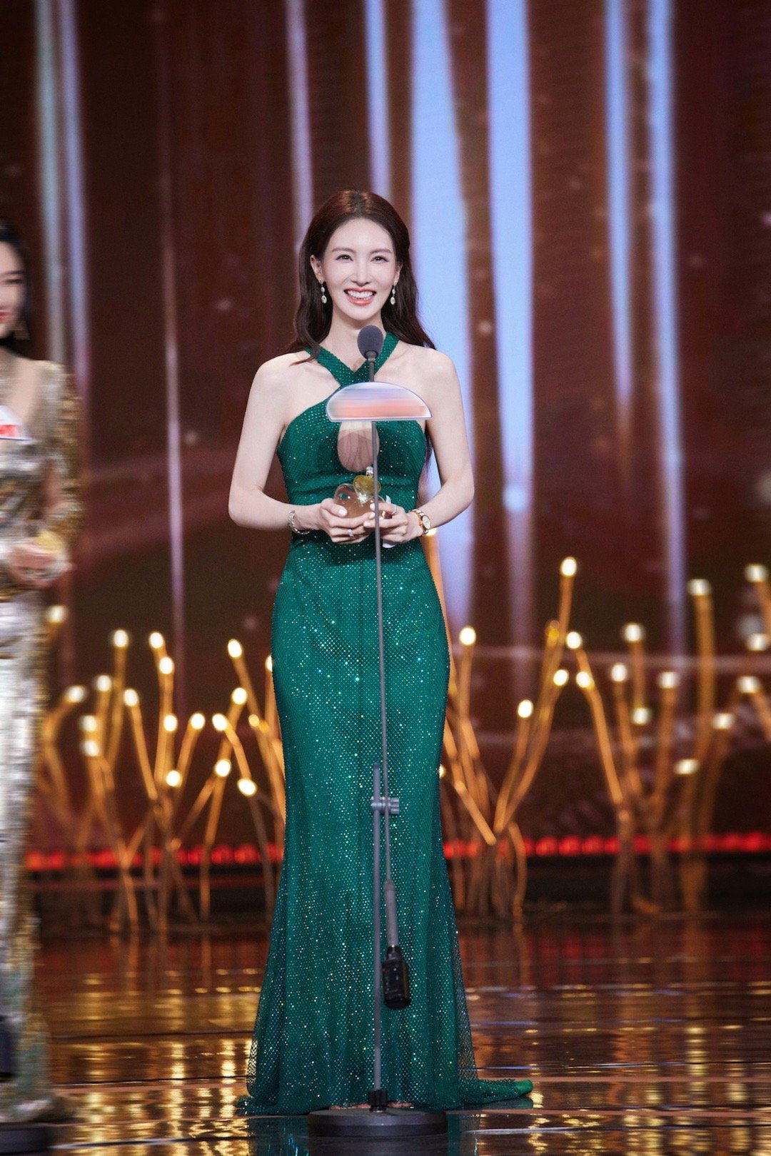 #金晨[超话]# [送花花]#Rado瑞士雷达表品牌代言人金晨# [送花花]#爱