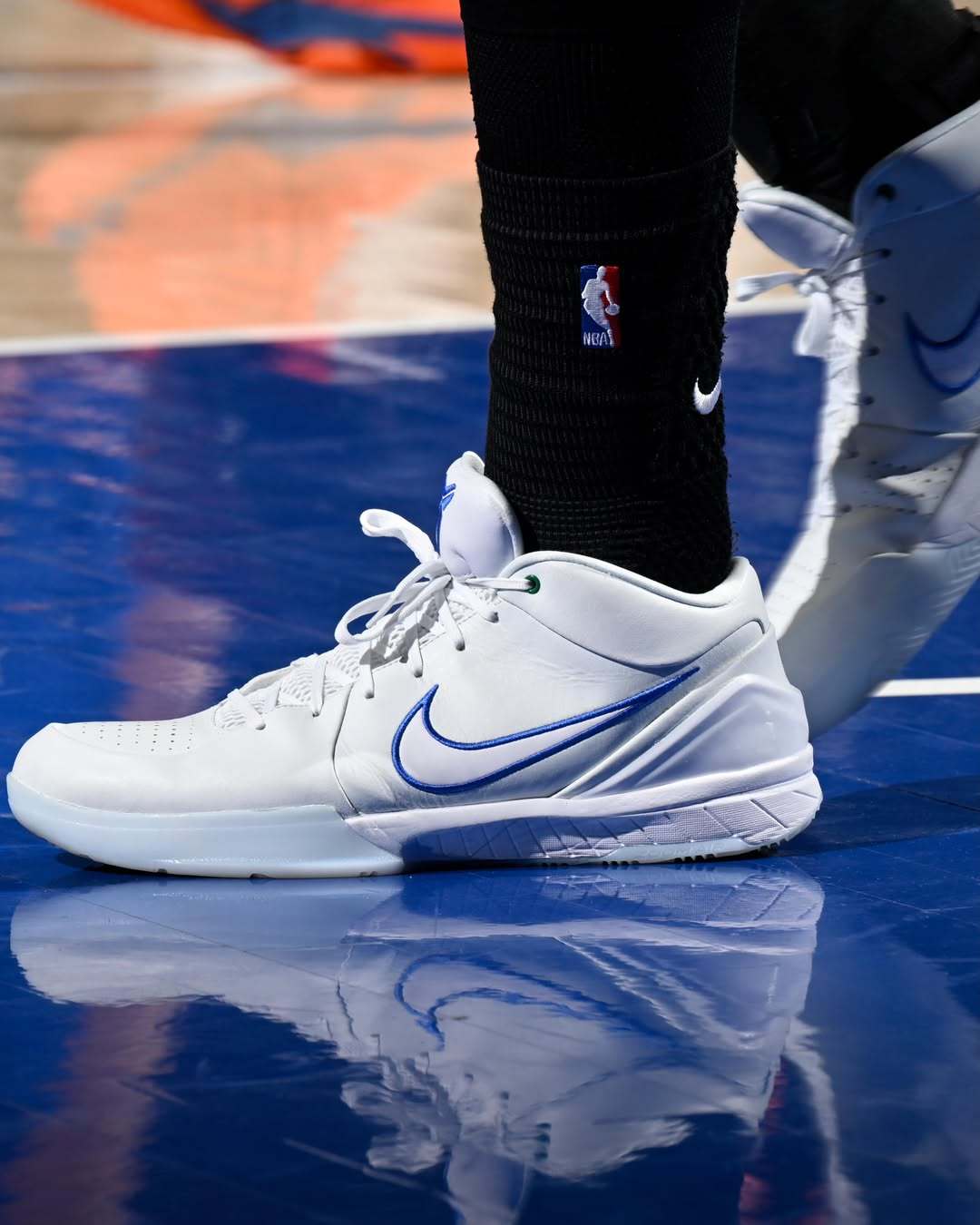 看看布伦森上脚的科比系列。NBA