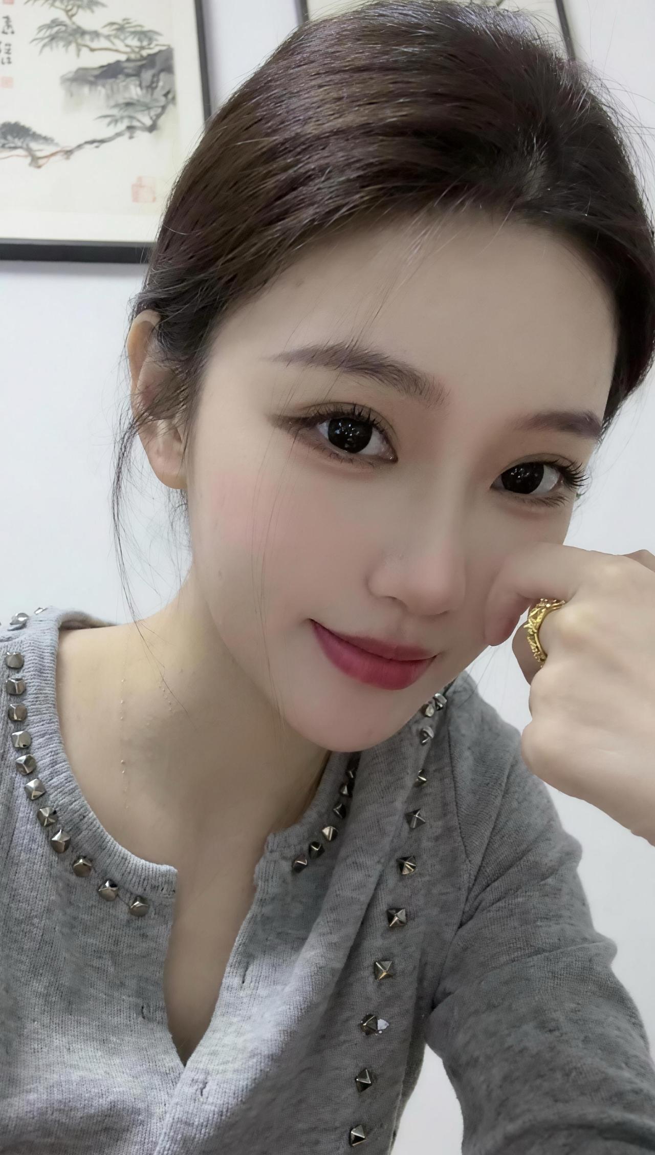 愿新的一年，仍有阳光满路，温暖如初 拍照不会笑系列