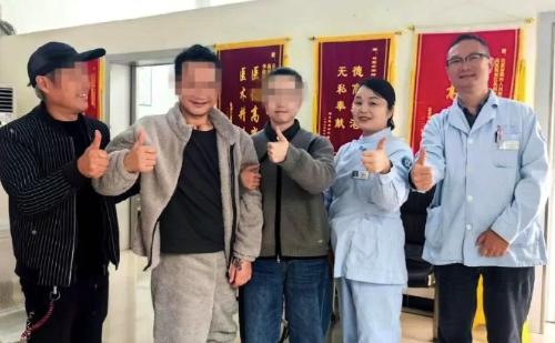 钓鱼钓出生死劫！自贡五棒接力救回一条命，这波操作太提气！
 （个人观点仅供参考，