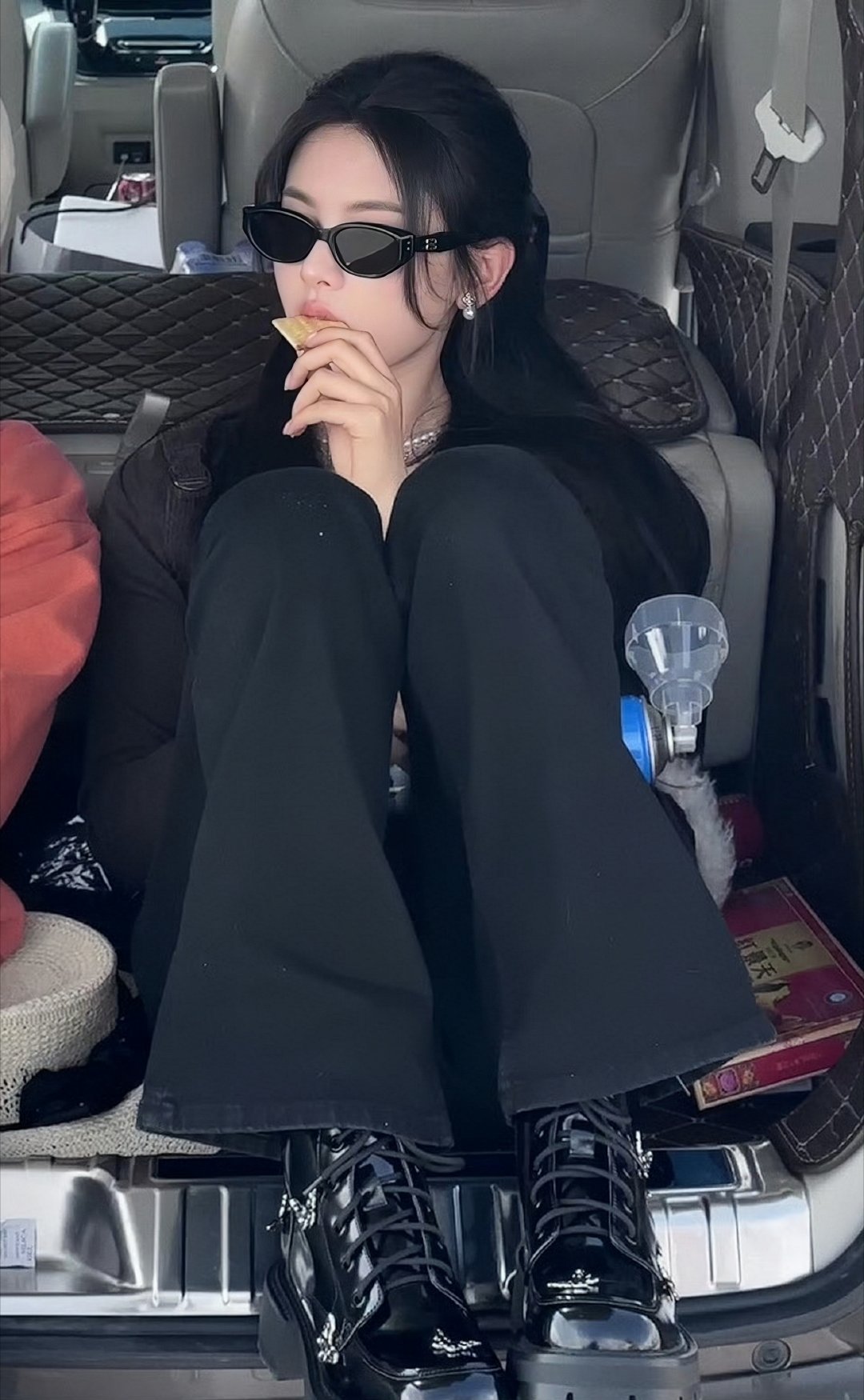 #杨超越[超话]#ycy#杨超越七时吉祥# ycy#杨超越祥云# ＂镜头里的对视