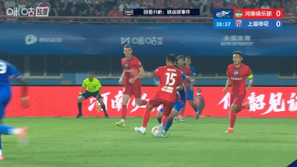 特谢拉禁区内倒地，VAR介入主裁判罚点球！