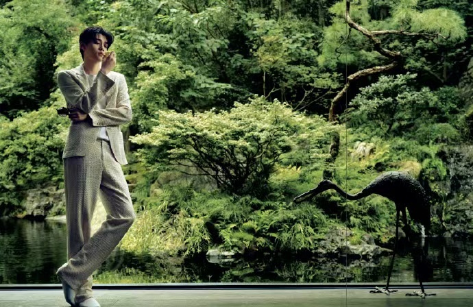 田栩宁山水含章田栩宁人民画报海报 田栩宁人民画报海报，田栩宁山水含章，入眼就是青