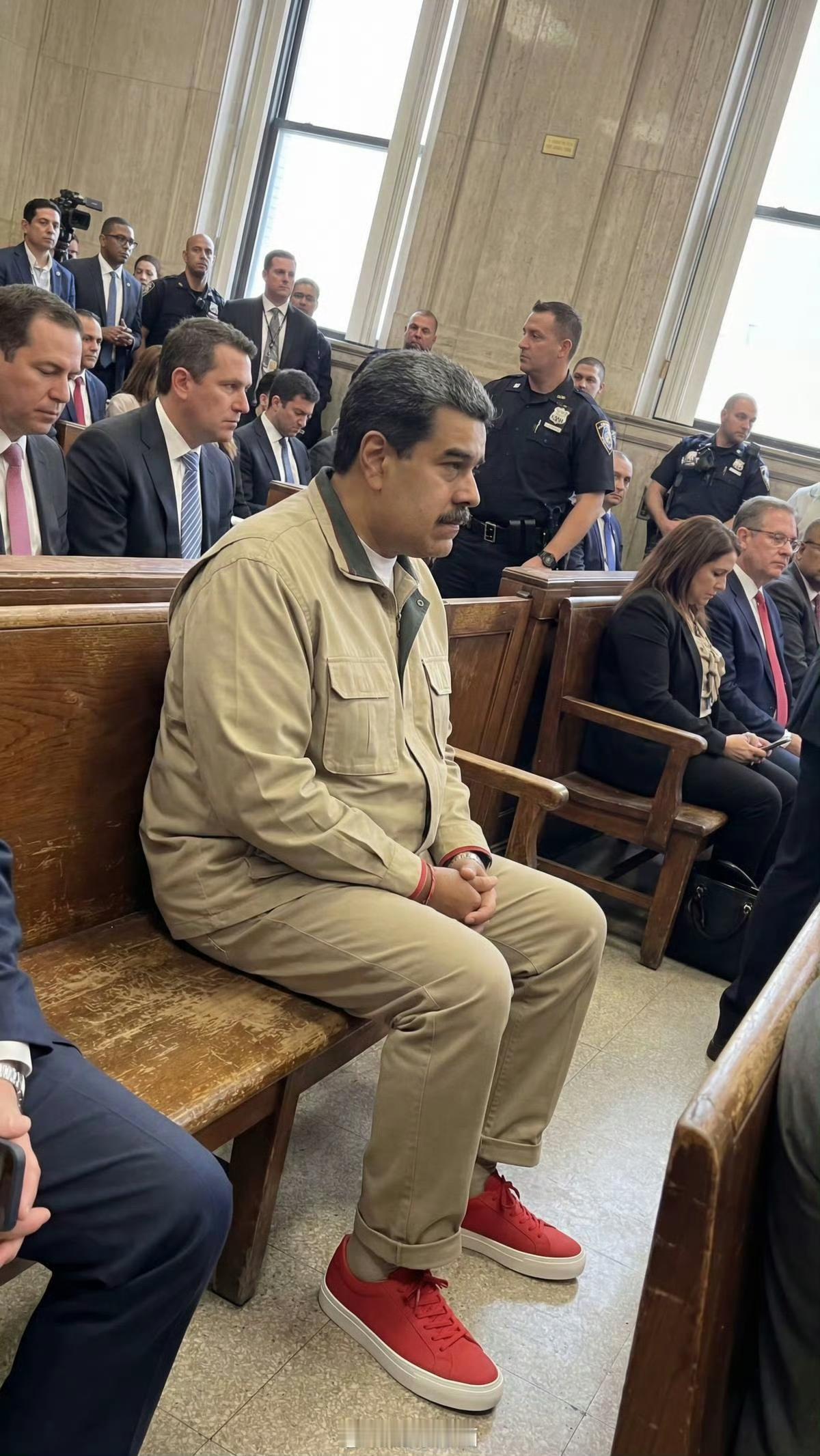 美国对委内瑞拉的军事行动是否合法美国这波对委内瑞拉的军事操作，完全没道理！既没经