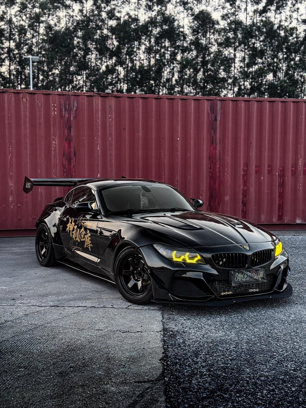 遍地MPower的年代，还有人喜欢这种过时跑车吗？宝马Z4 黑武士 低趴姿态 内