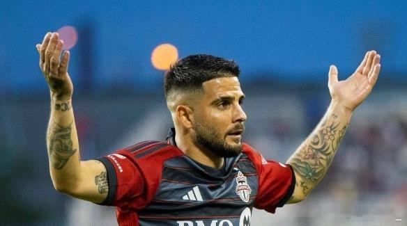 据意大利记者斯基拉确认，因西涅已经表达了愿意加盟拉齐奥的意向。因西涅已向拉齐奥表