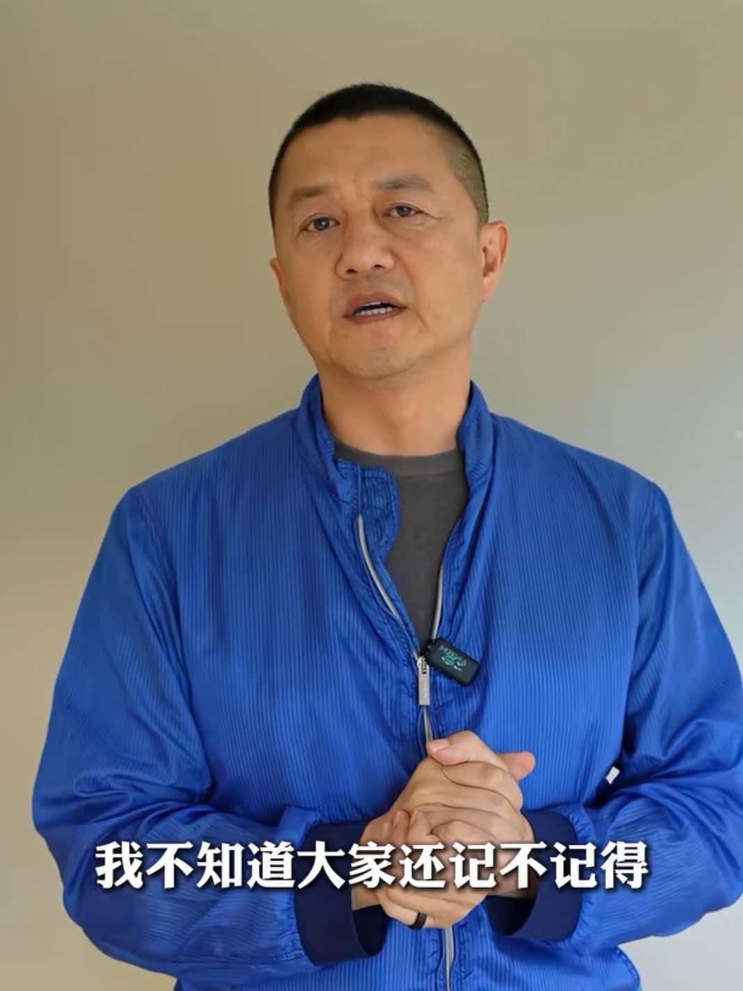 地铁女孩给李亚鹏捐了99999元，我不奇怪，
李亚鹏给地铁女孩捐了99999元，