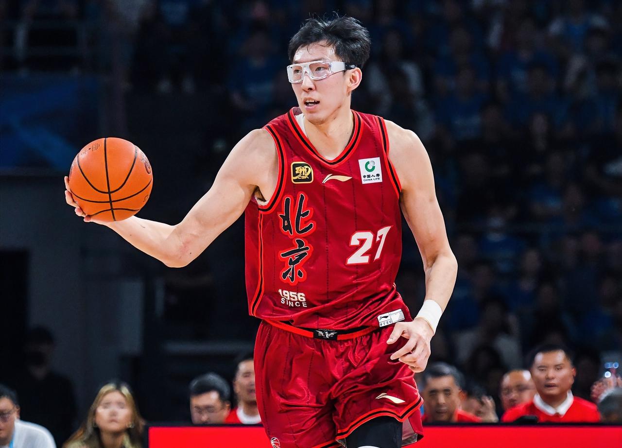 曾凡博：琦哥，还是你稳啊！健康的你，实力绝对国内独一档啊？？？
周琦：就是罚篮有