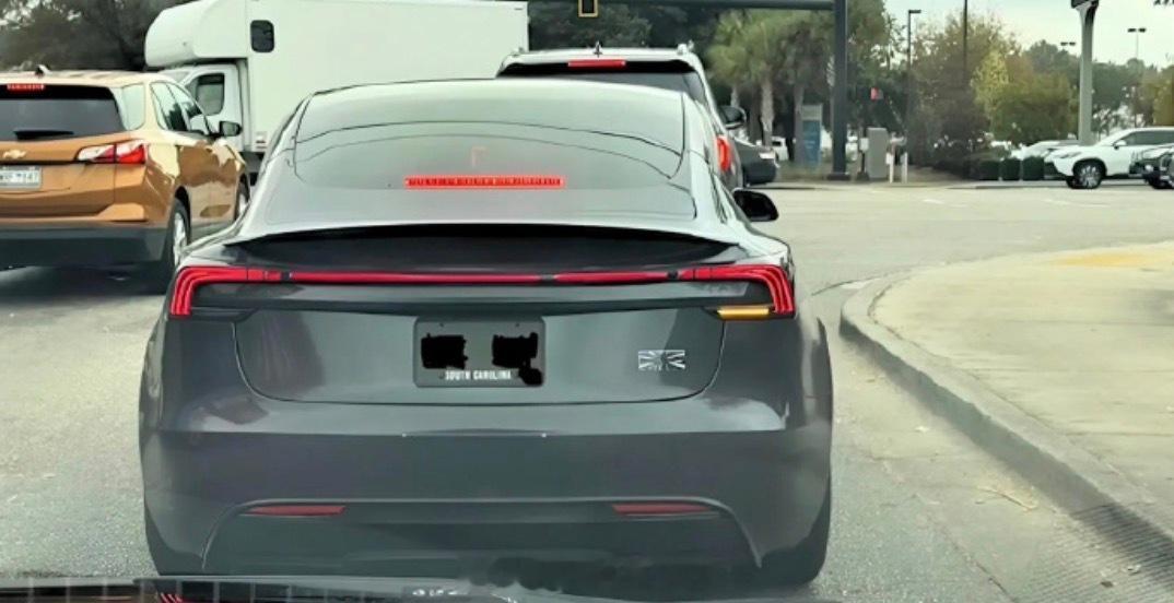 朋友们别传谣了。这不是新款Model Y，这是淘宝货[黑线]#特斯拉model 
