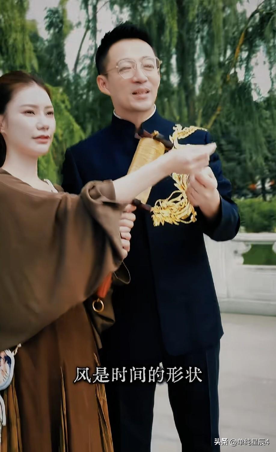 汪小菲跟马筱梅合拍了一支宣传视频，是今年的麻6记粽子和曹雪芹风筝联名，汪小菲又穿
