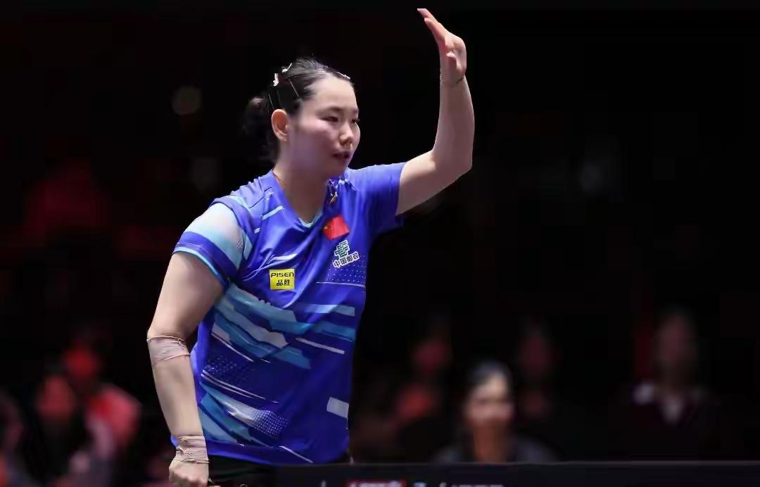 恭喜佳佳3:0横扫李恩慧，晋级下一轮！
莎莎的好闺蜜佳佳是特殊打法，有好多时候打