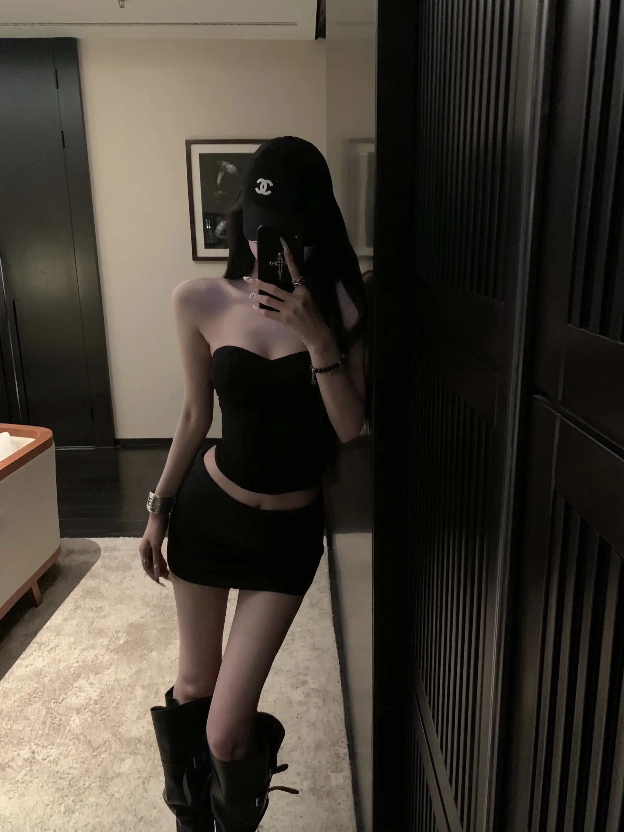 黑色 御如反掌。