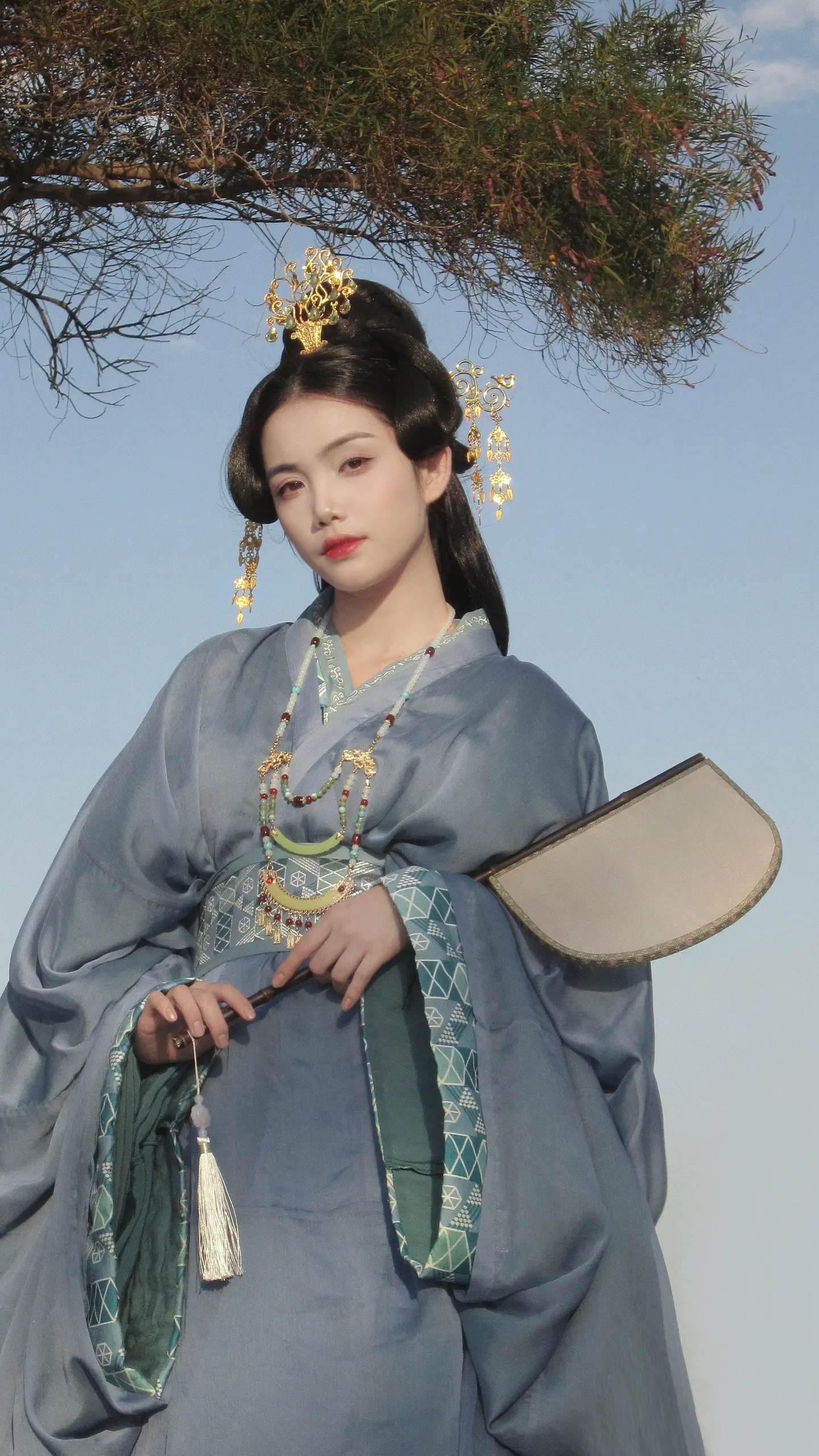 “人生天地间，忽如远行客”