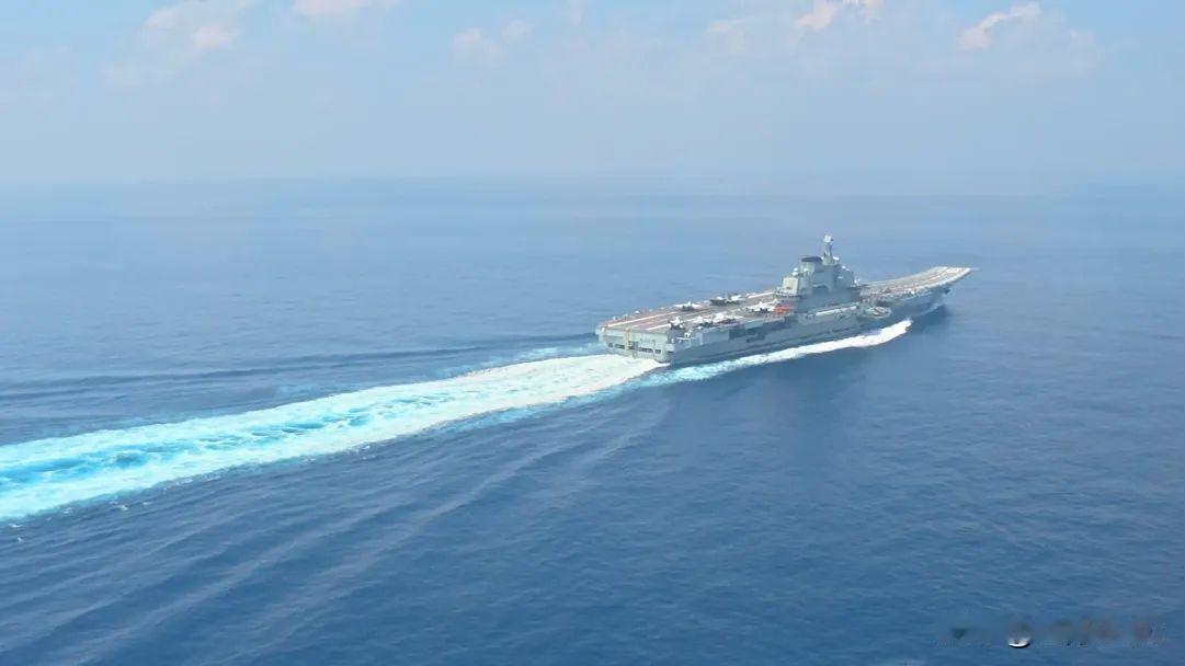 6月22日，海军辽宁舰编队安全返回青岛母港，结束了为期40余天的远海实战化训练。